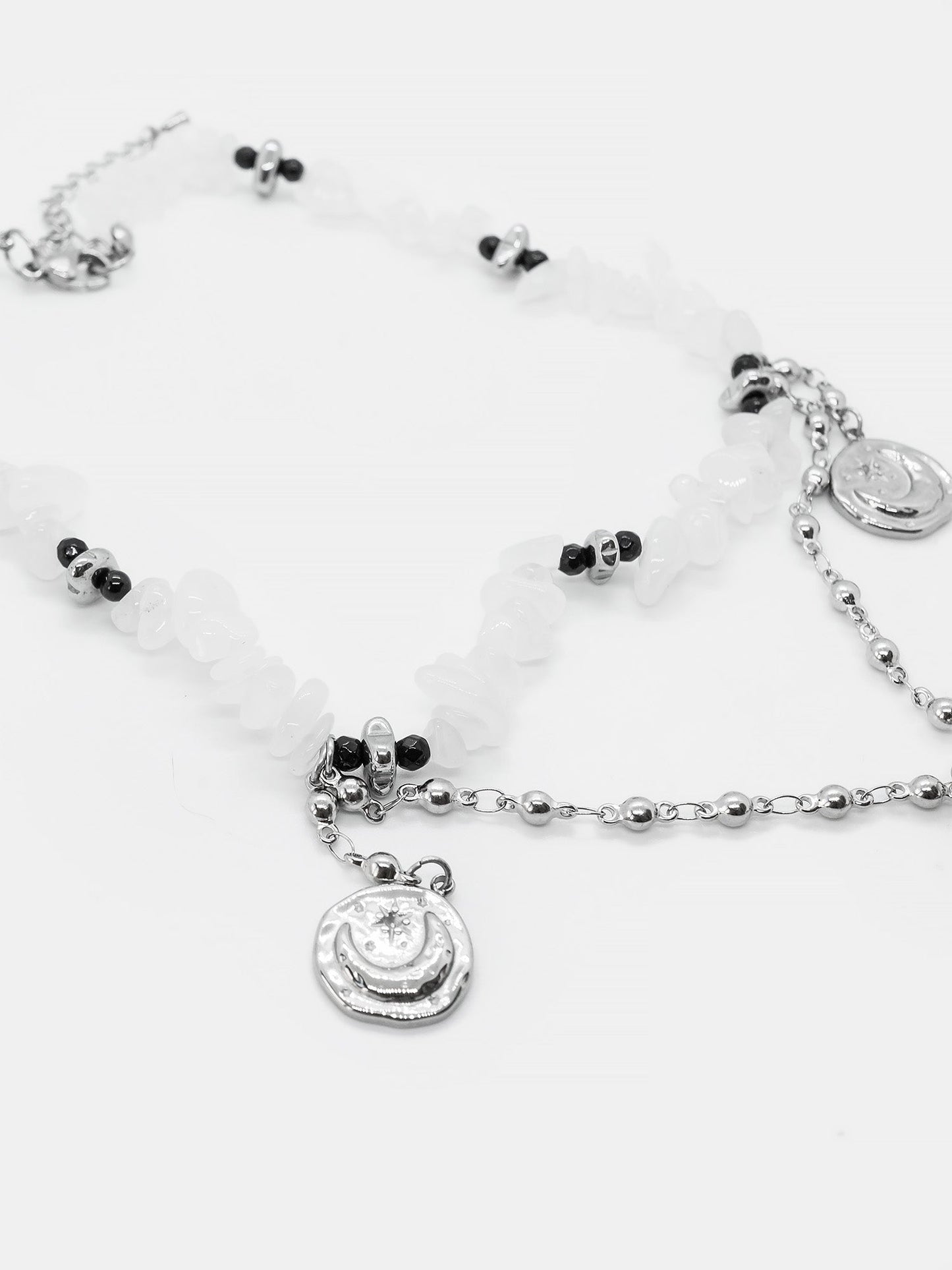 Relicta Gemstone Choker
