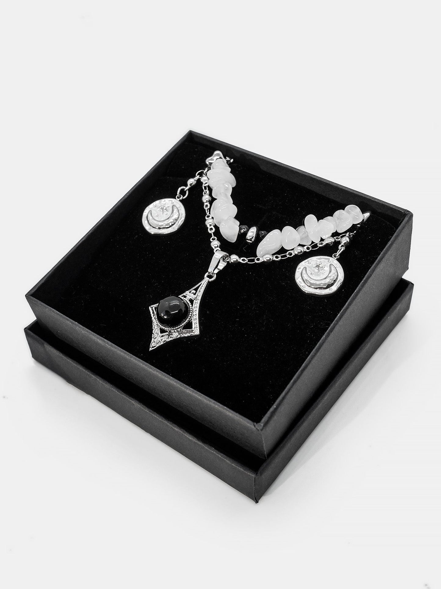 Relicta Gemstone Choker
