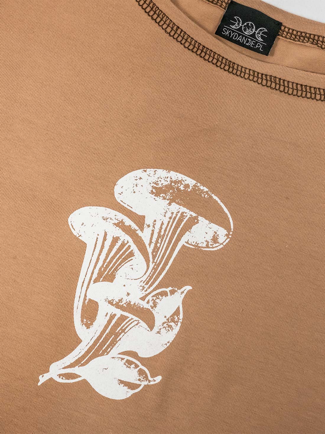 Mycelium Caramel Mushroom Top