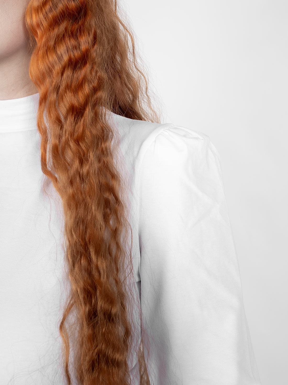 Zoeva White Puff Sleeve Turtleneck