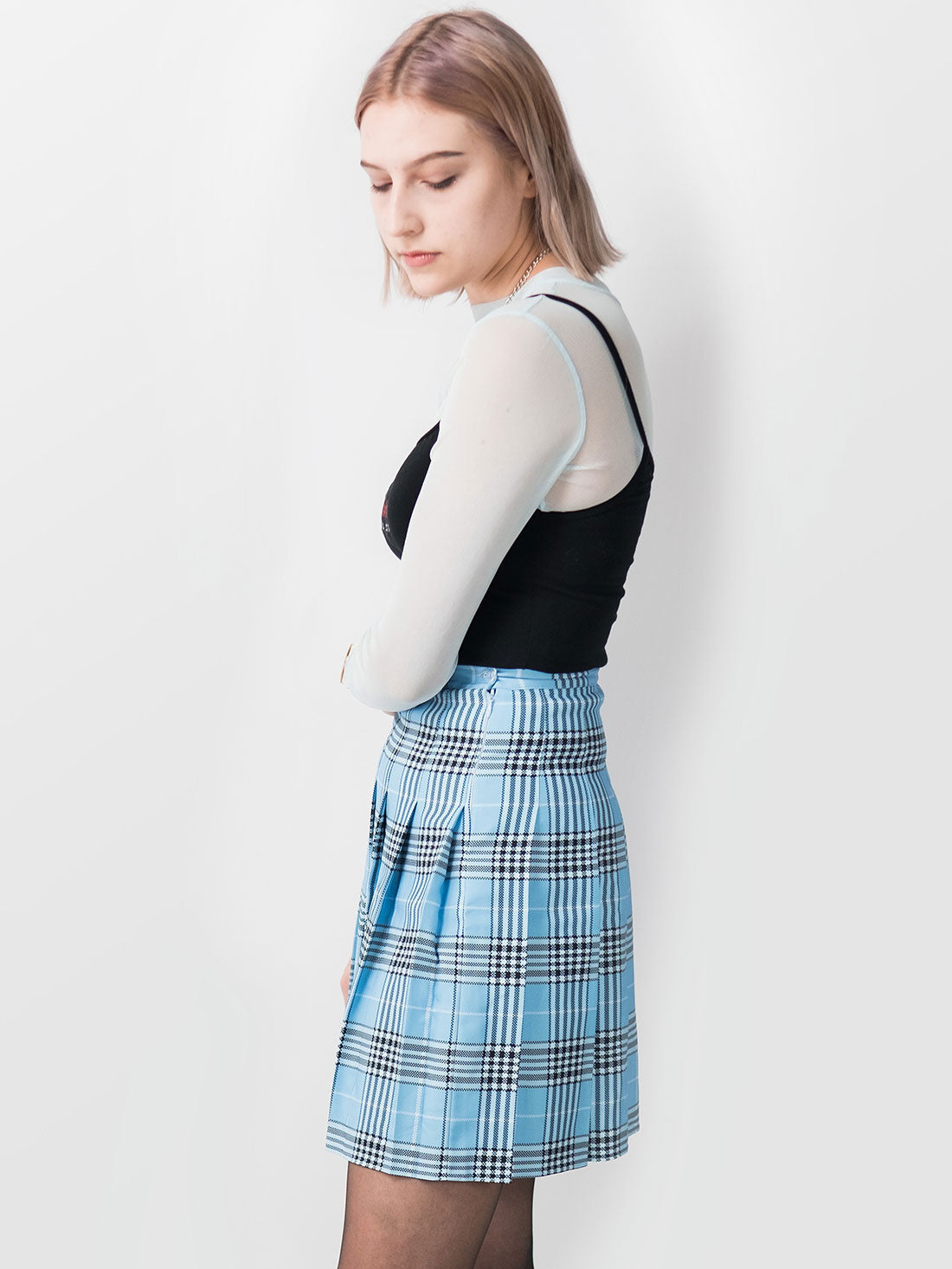 Uszyta ręcznie w Polsce, tall tennis skirt o klasycznym kroju i wysokim stanem, w niebieską kratę. Zdjęcie 3