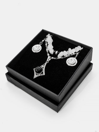 Relicta Gemstone Choker