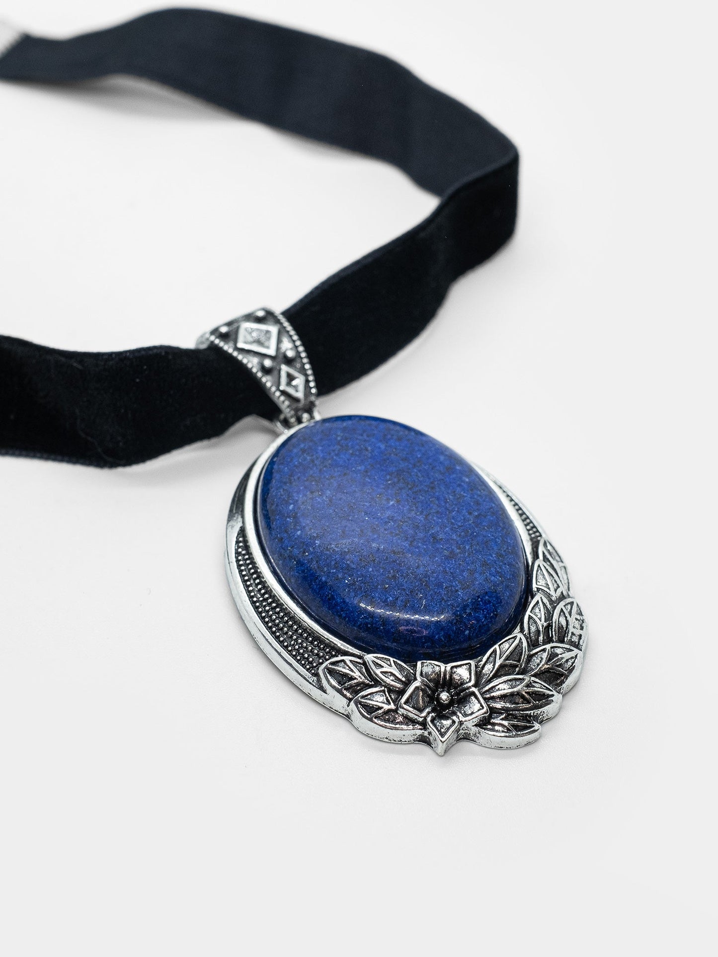 Duskborn Lapis Lazuli Velvet Collar