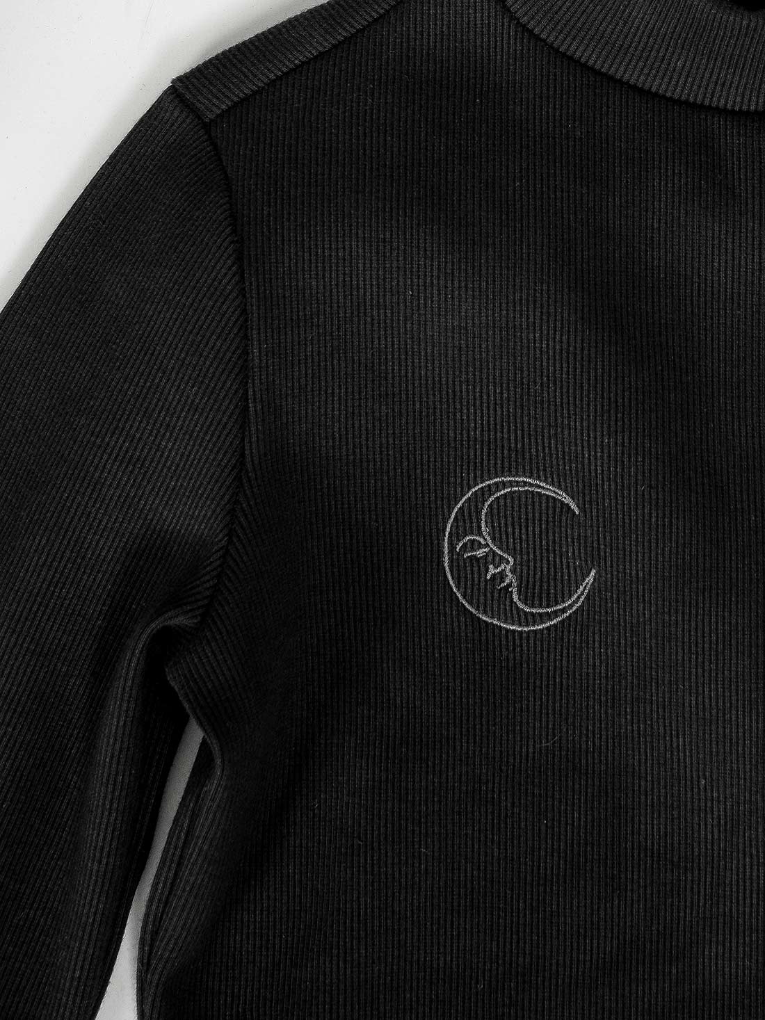 Moonage Ribbed Turtleneck
